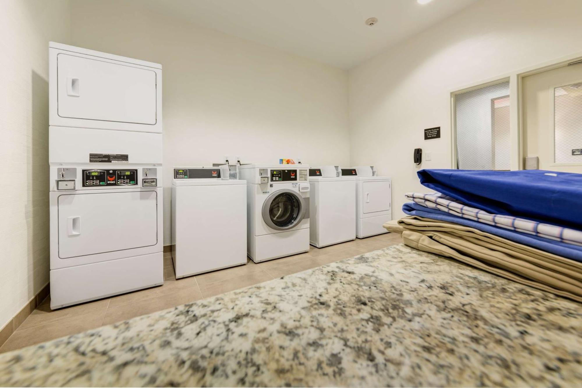 Hampton Inn & Suites Dallas/Plano-East Bagian luar foto